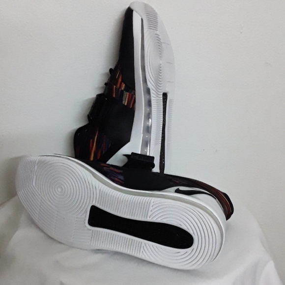 SOLD !!NIKE SHOES AIRMAX SZ 10.5 - Picture 5 of 8